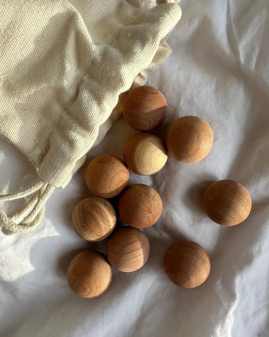 PetiteKnits cederträkulor