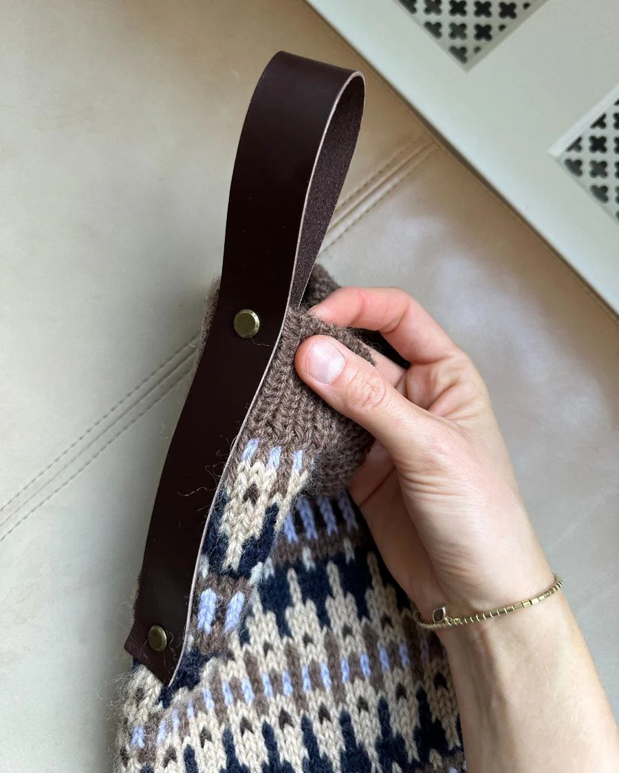 PetiteKnit - Leather strap for Christmas stocking - Dark brown