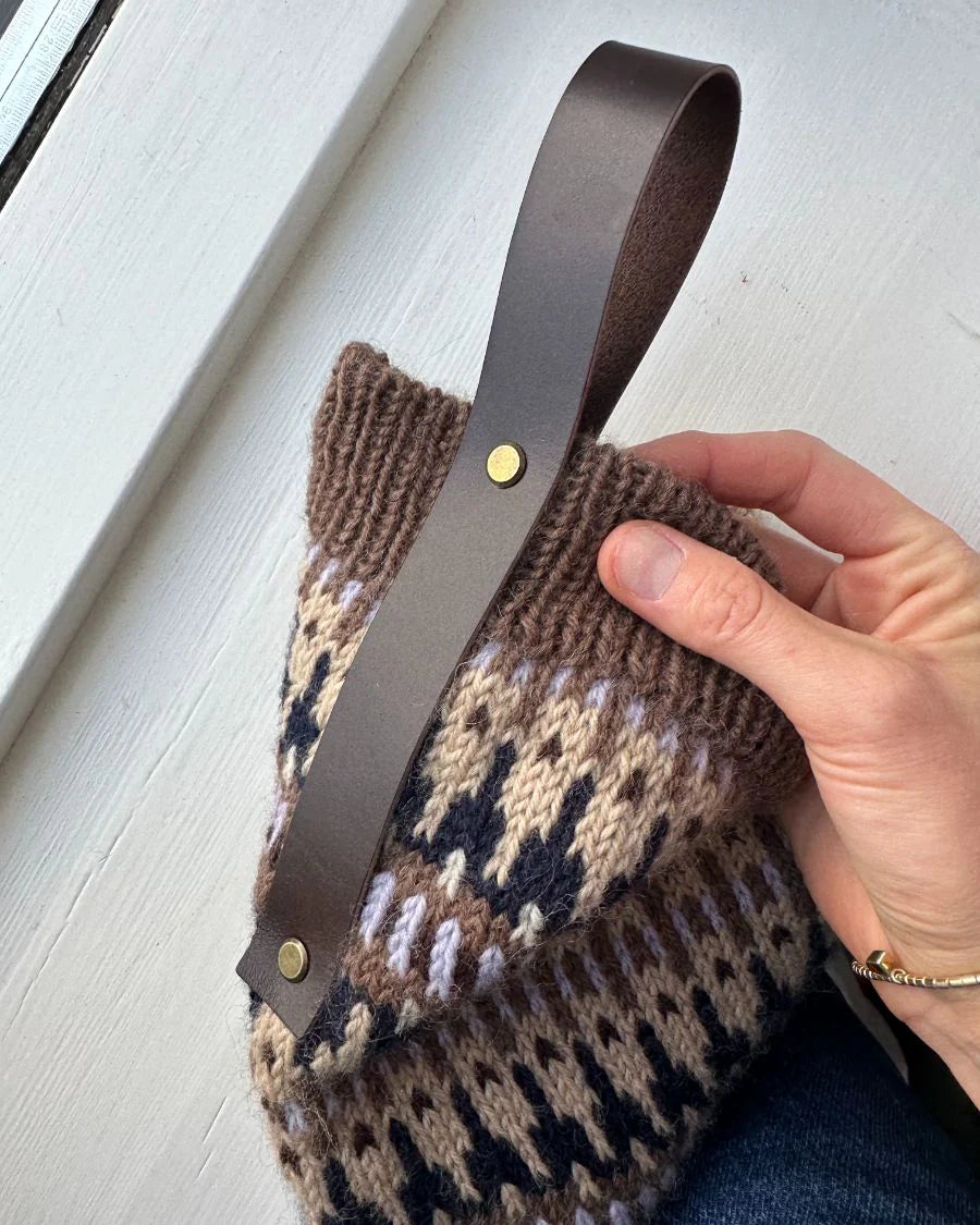 PetiteKnit - Leather strap for Christmas stocking - Dark brown