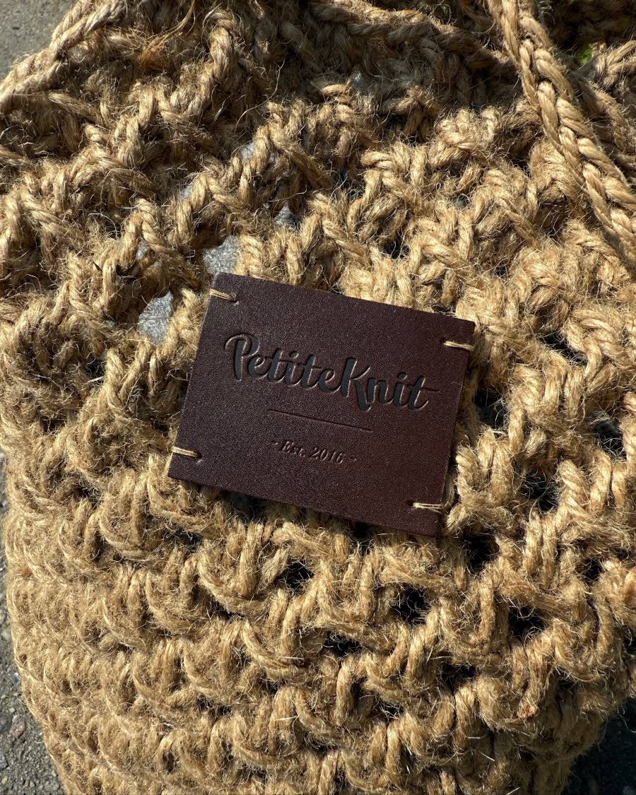 PetiteKnit-läderlabel - Mörkbrun (stor)