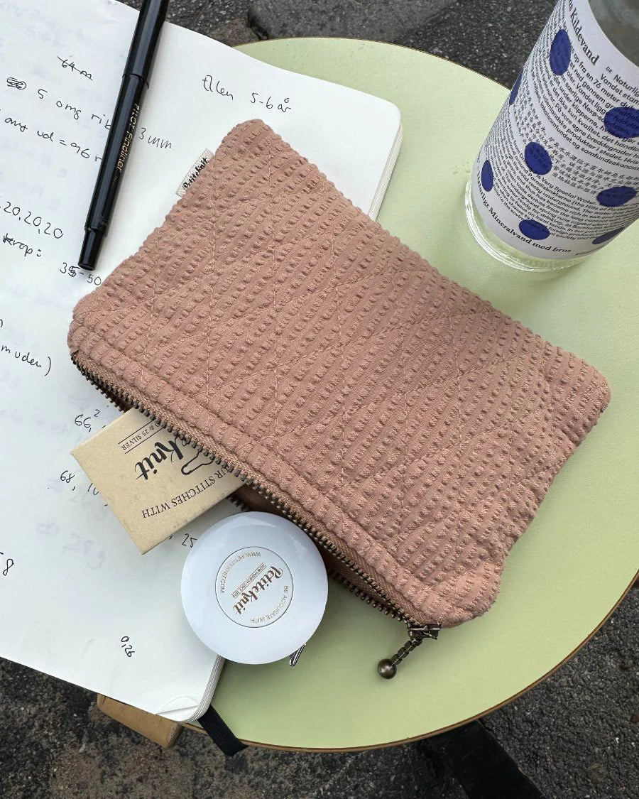 PetiteKnit - Knitter's Tool Purse - Praline Seersucker