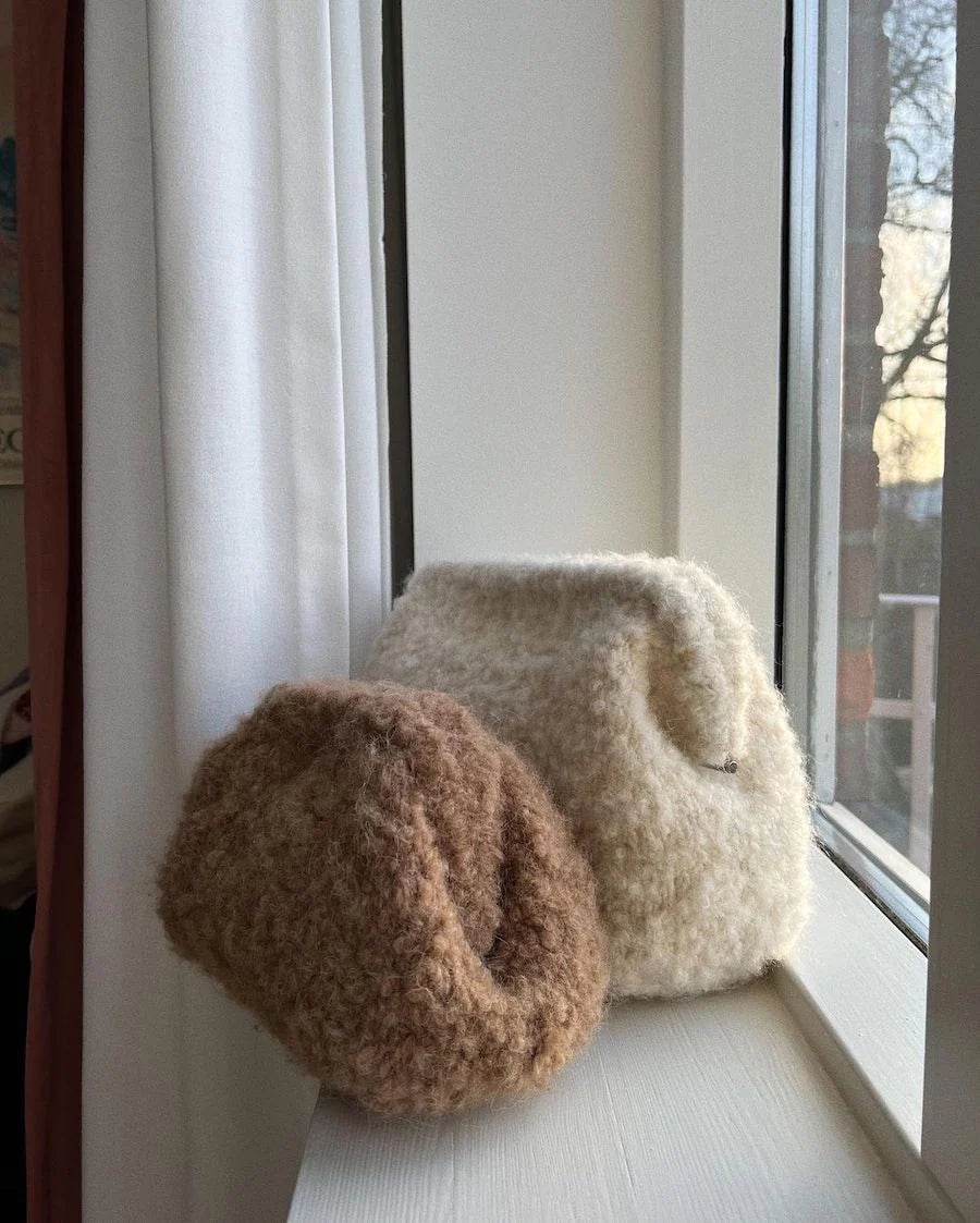 PetiteKnit - Teddy Clutch