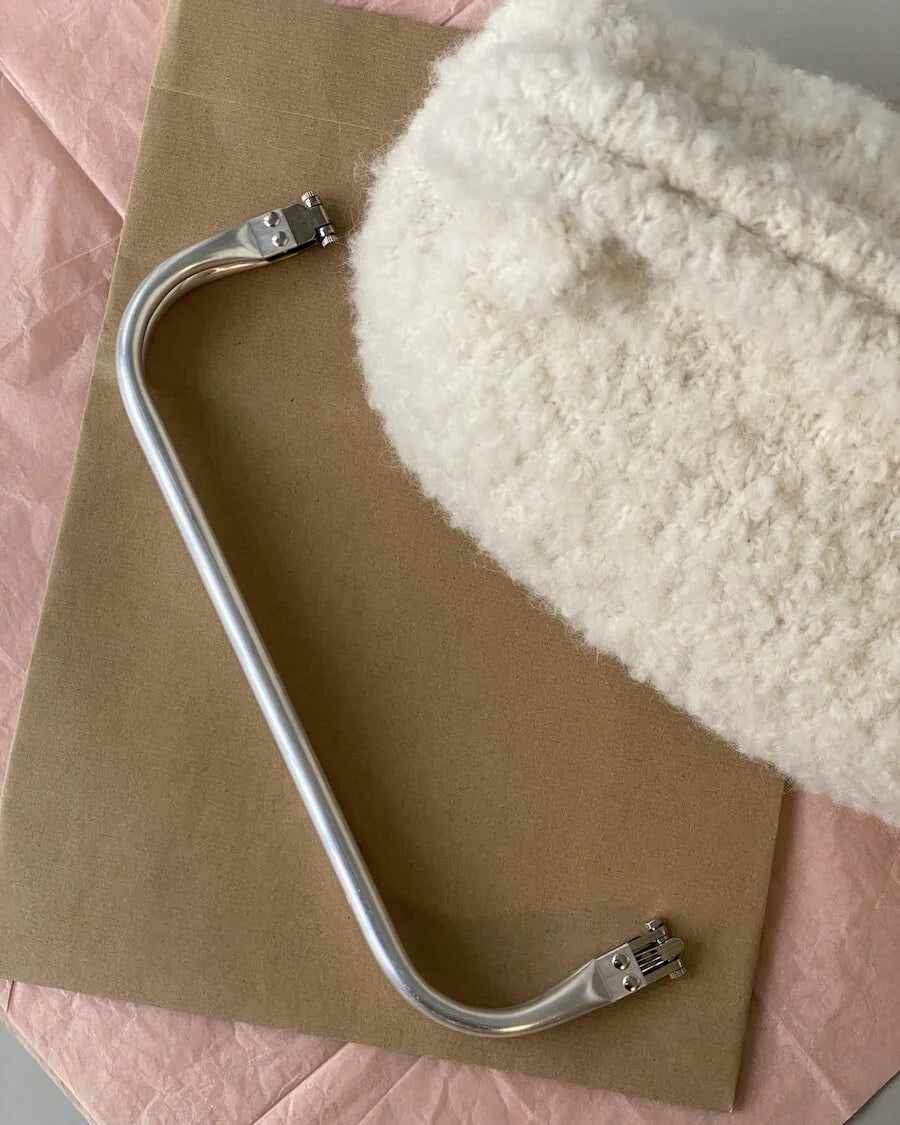 PetiteKnits frame for large clutch