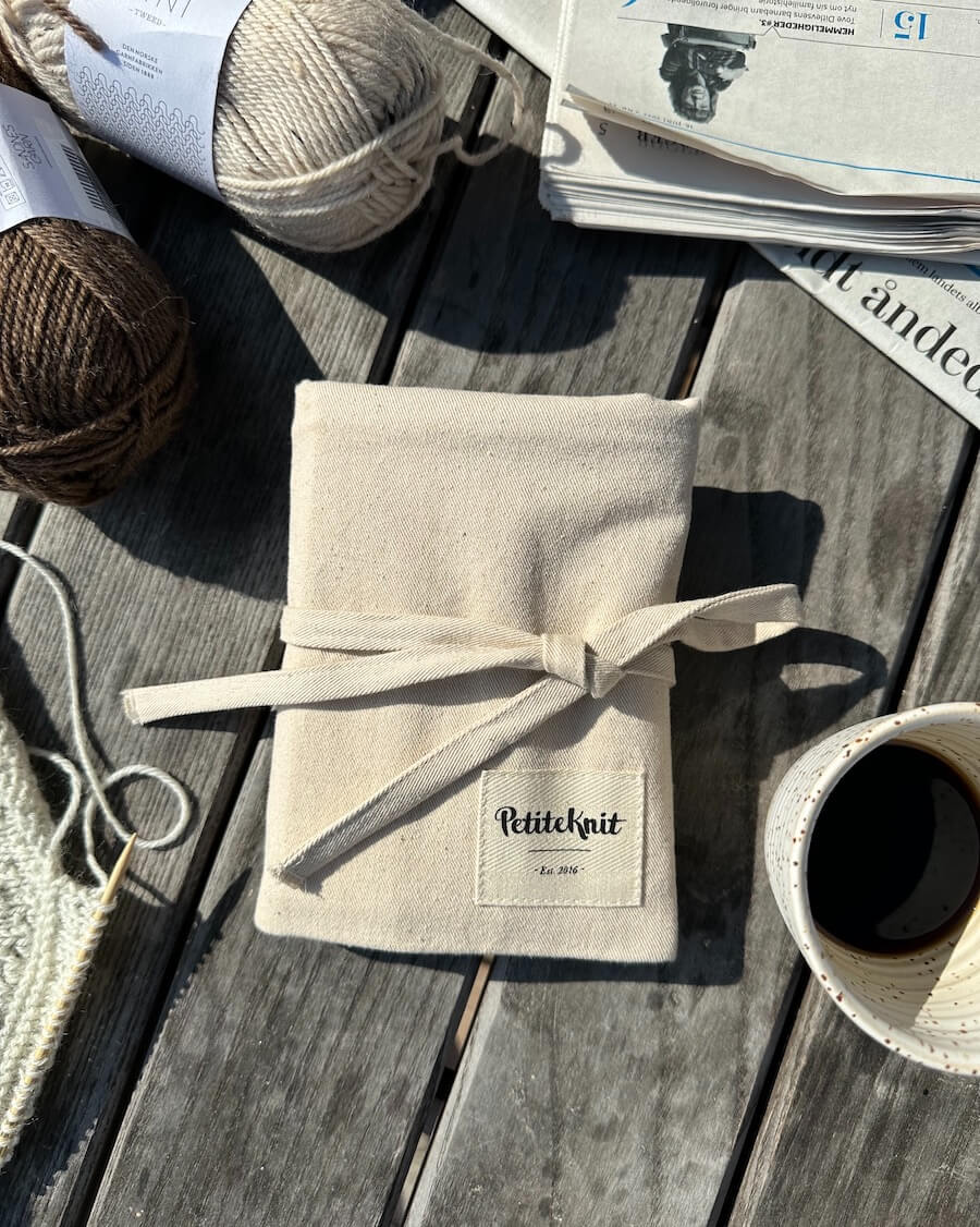 PetiteKnit - Knitter's Needle Case - End needles