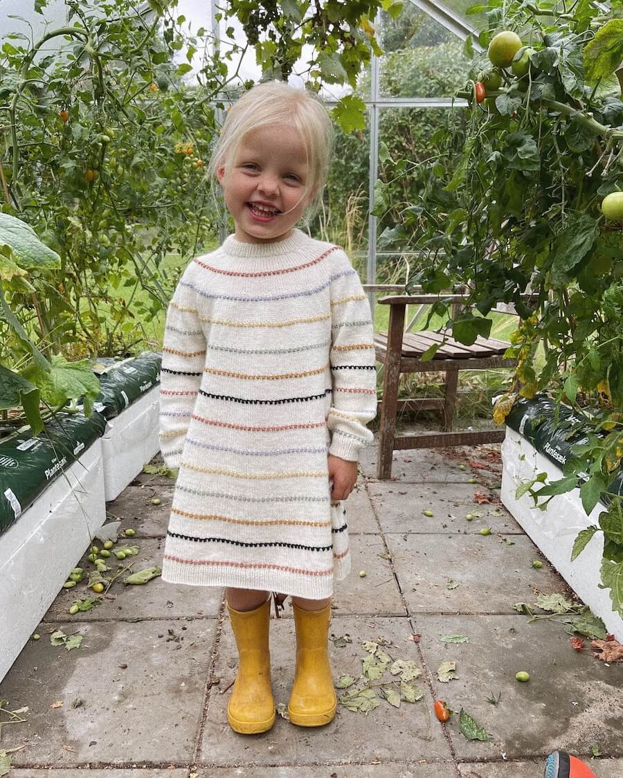 PetiteKnit - Festivalklänning