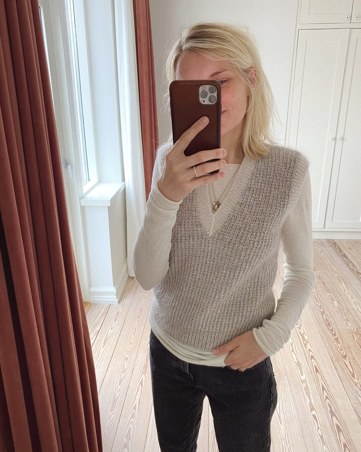 PetiteKnit - Friday Slipover V-neck