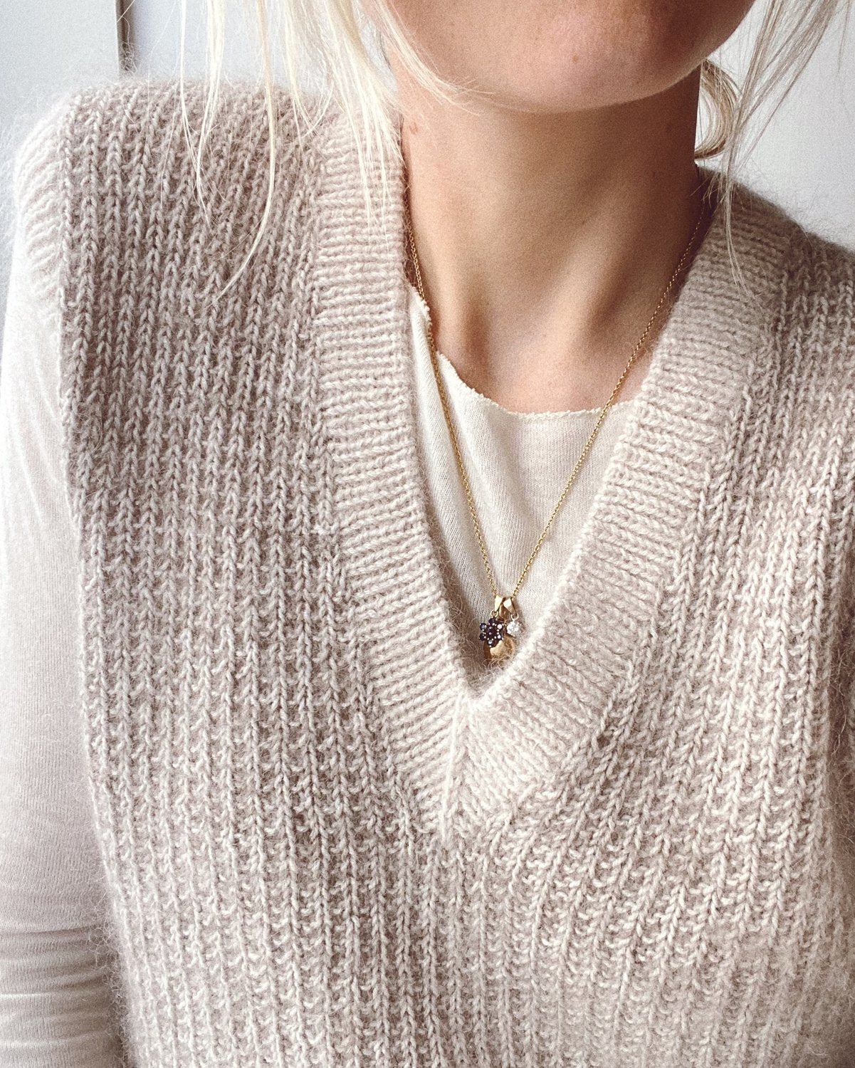 PetiteKnit - Friday Slipover V-neck