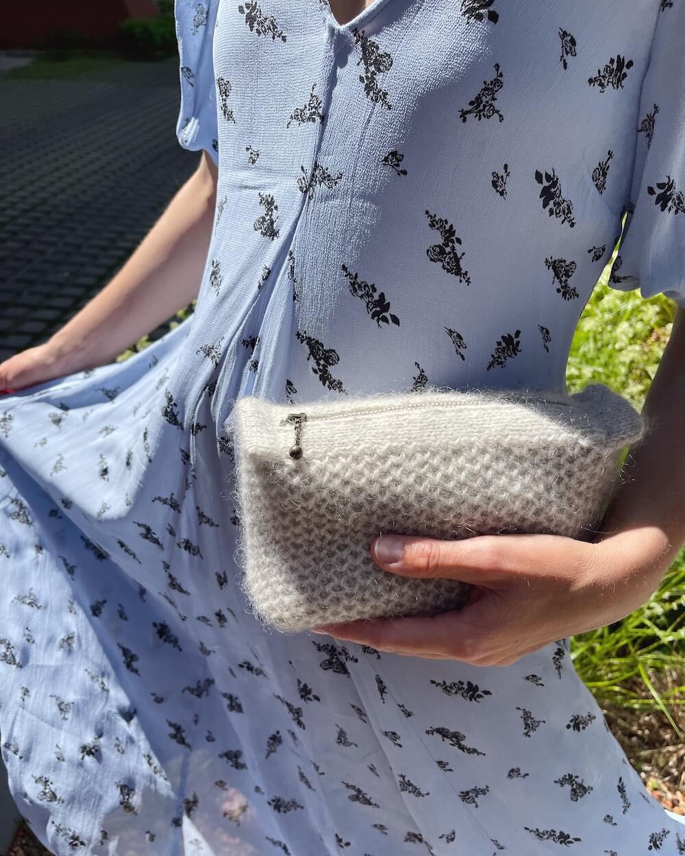 PetiteKnit - Honey clutch