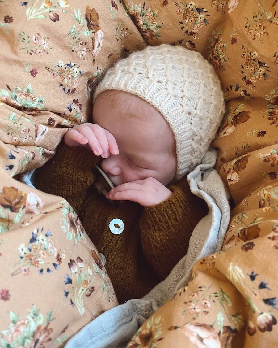 PetiteKnit - Karens hätta