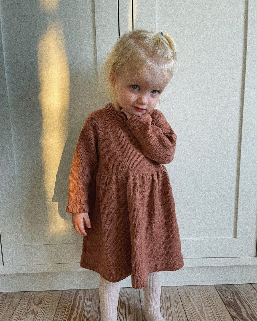 PetiteKnit - Karlas klänning