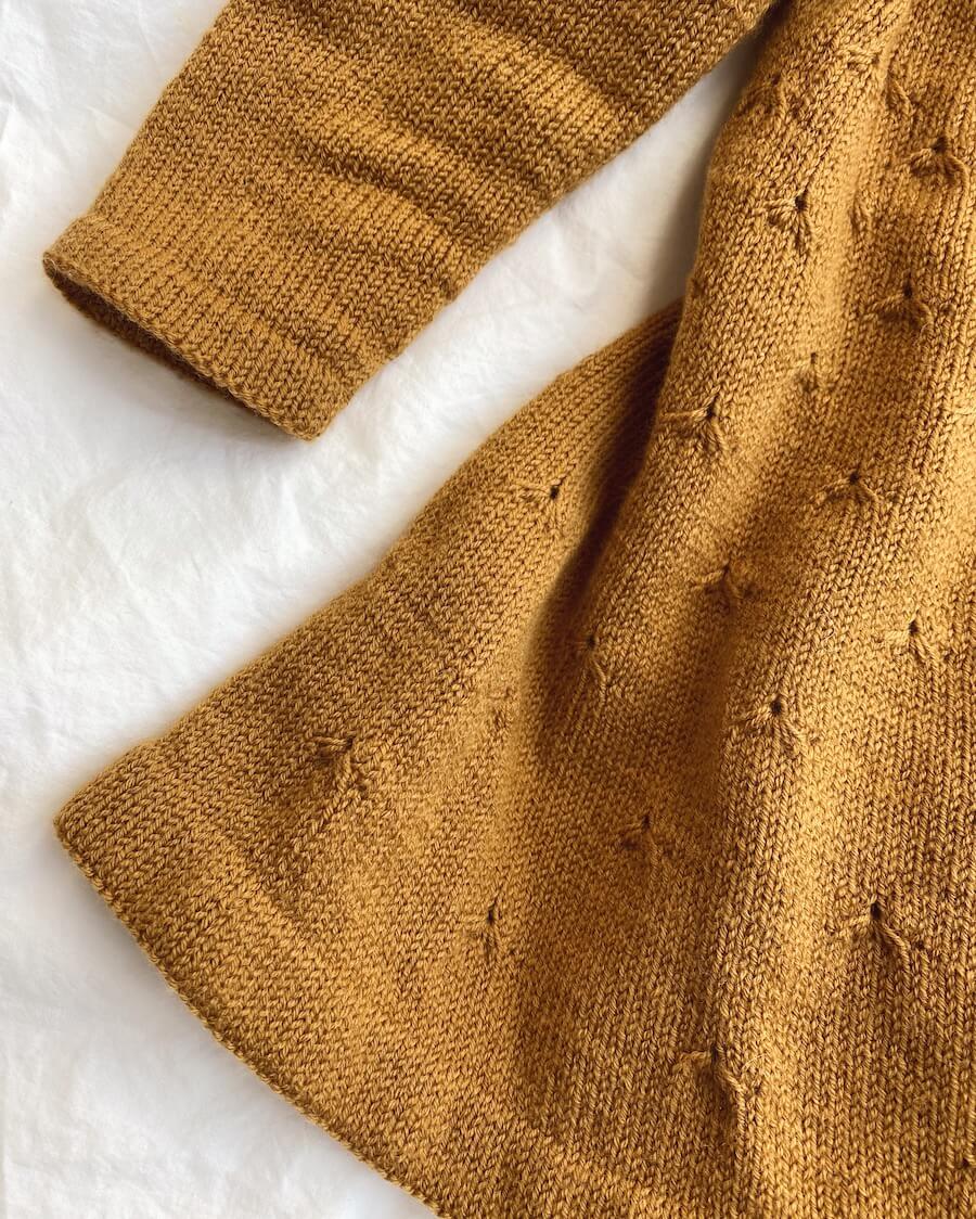 PetiteKnit - Maskrosklänning