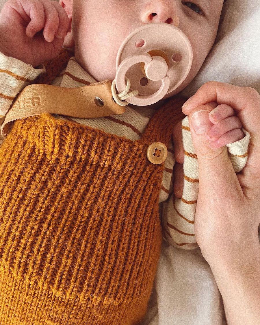 PetiteKnit - Willums hängslebyxor