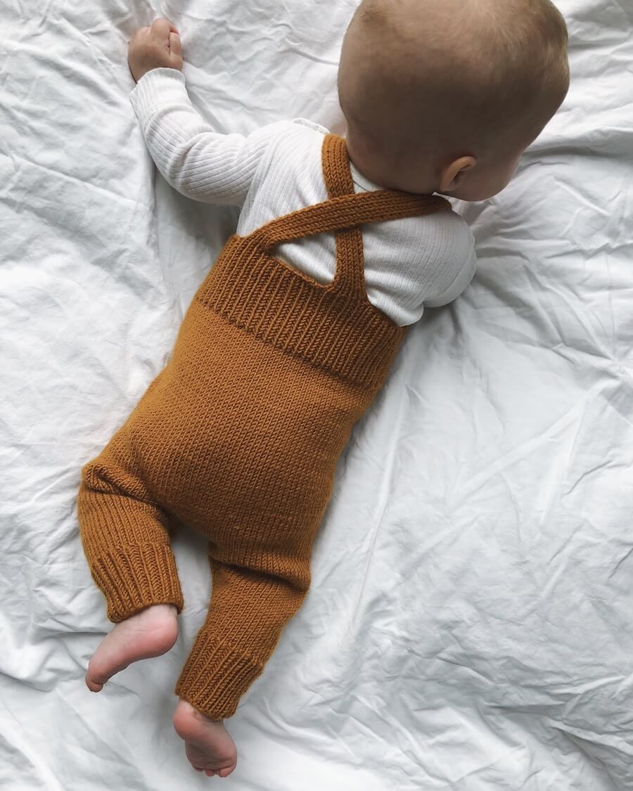 PetiteKnit - Willums hängslebyxor