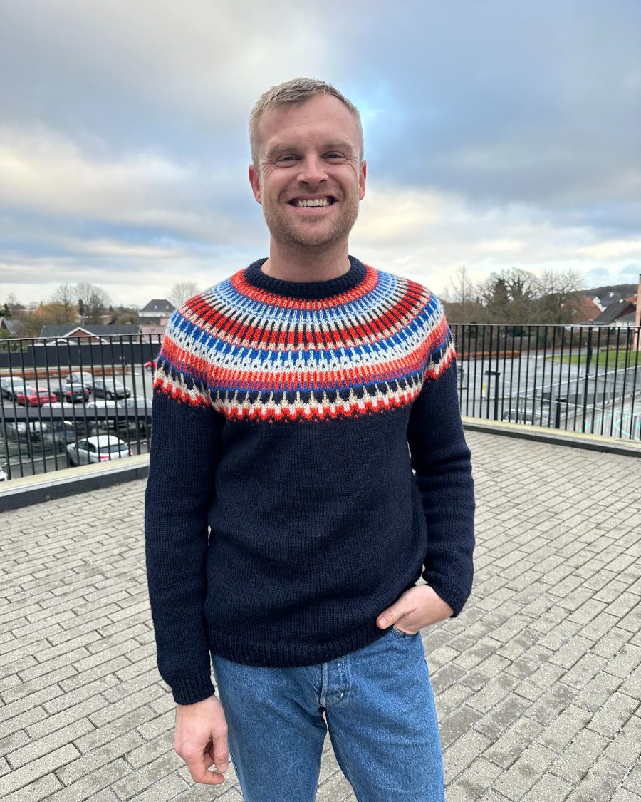 PetiteKnit – Celeste Sweater Man