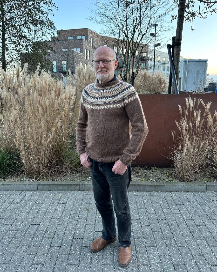 PetiteKnit – Celeste Sweater Man