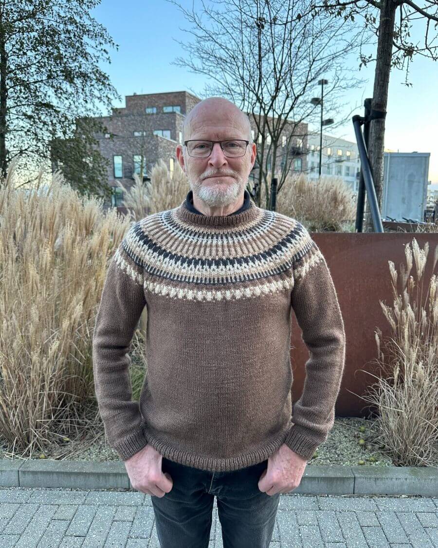 PetiteKnit – Celeste Sweater Man