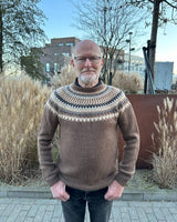 PetiteKnit – Celeste Sweater Man