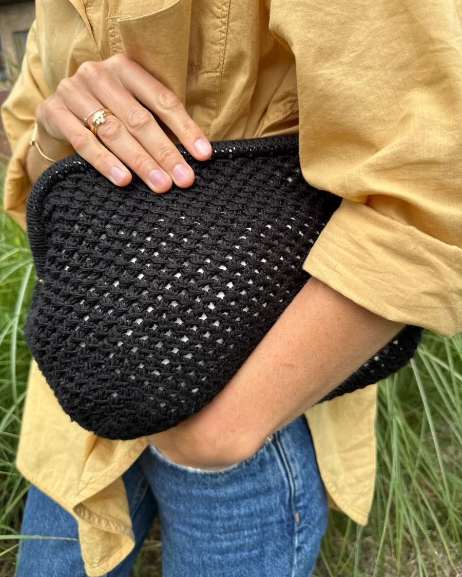 PetiteKnit - Juno clutch