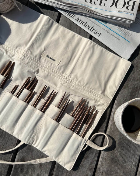 PetiteKnit - Knitter's Needle Case - Ändstickor