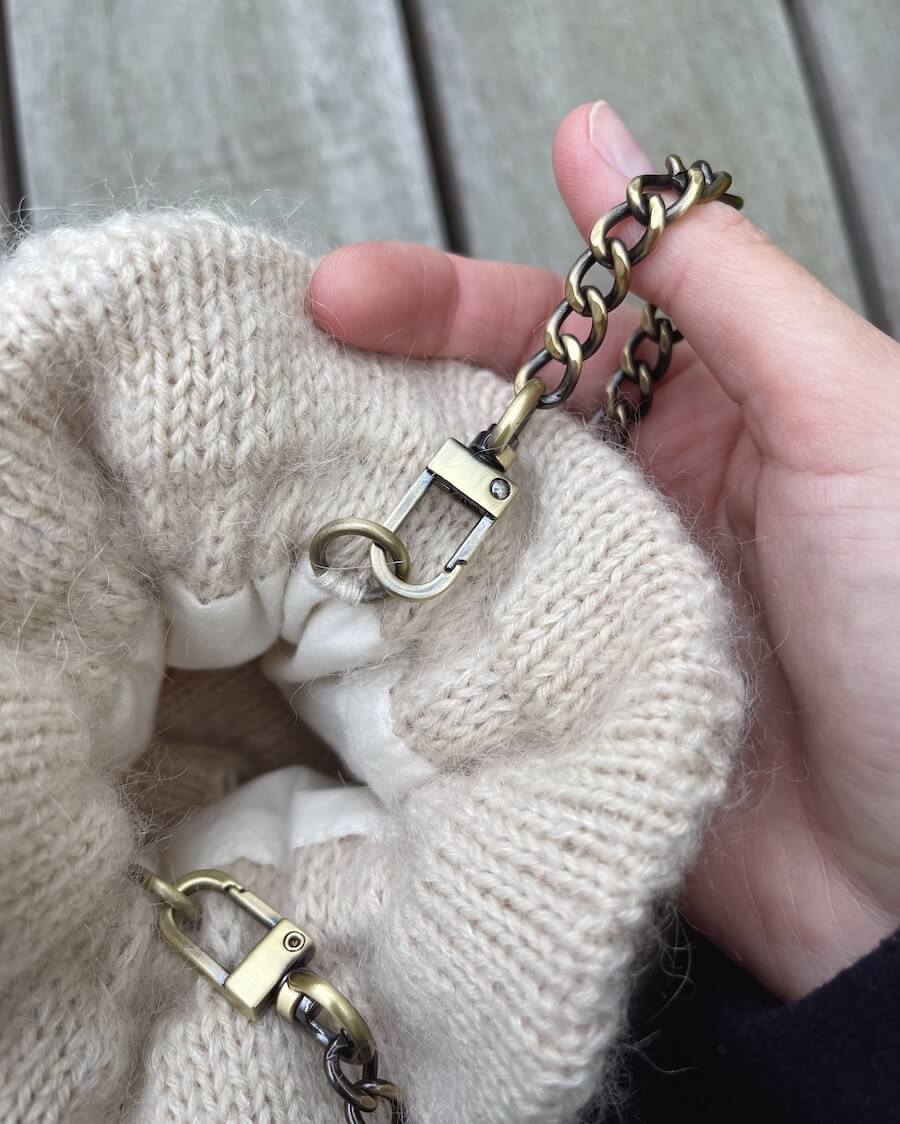 PetiteKnit's chain for the Winter Clutch/Honey series
