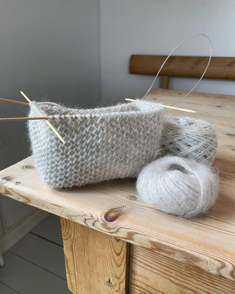 PetiteKnit - Honey clutch