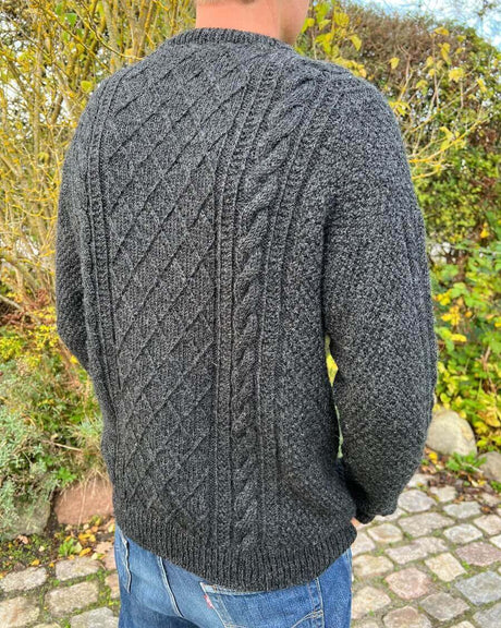 PetiteKnit – Moby Sweater Man