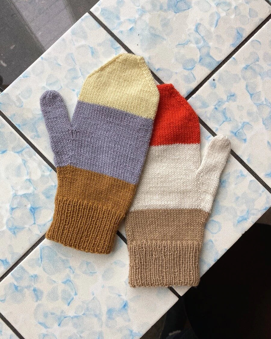 PetiteKnit – Western mittens