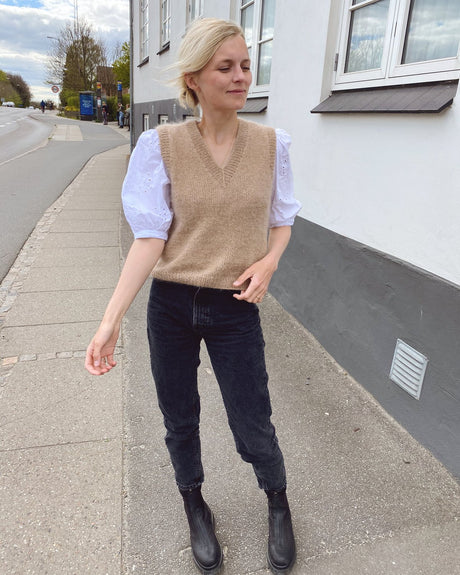 PetiteKnit - Stockholm Slipover V-neck