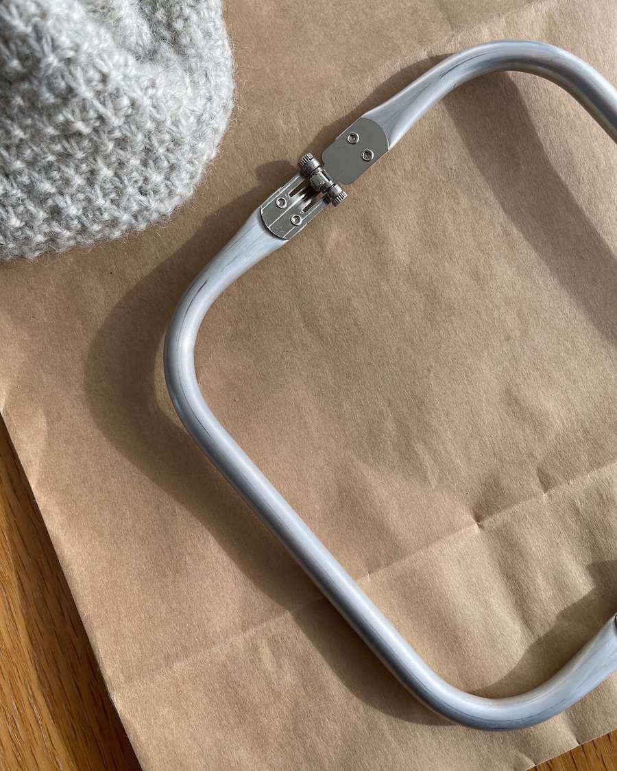 PetiteKnit's frame for a small clutch