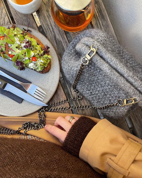 PetiteKnit's frame for a small clutch